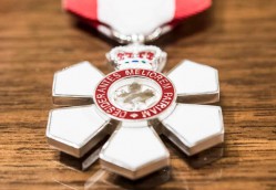 order of canada symbol
